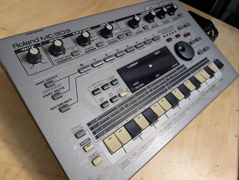 Roland MC-303 Groovebox 1990 - 1998 | Reverb