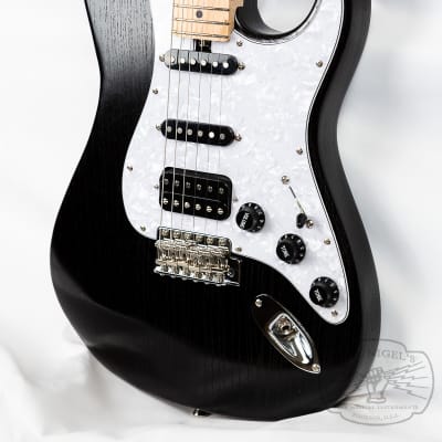 Bacchus MIJ G-Studio Ash SSH Satin Black Modern Strat-style