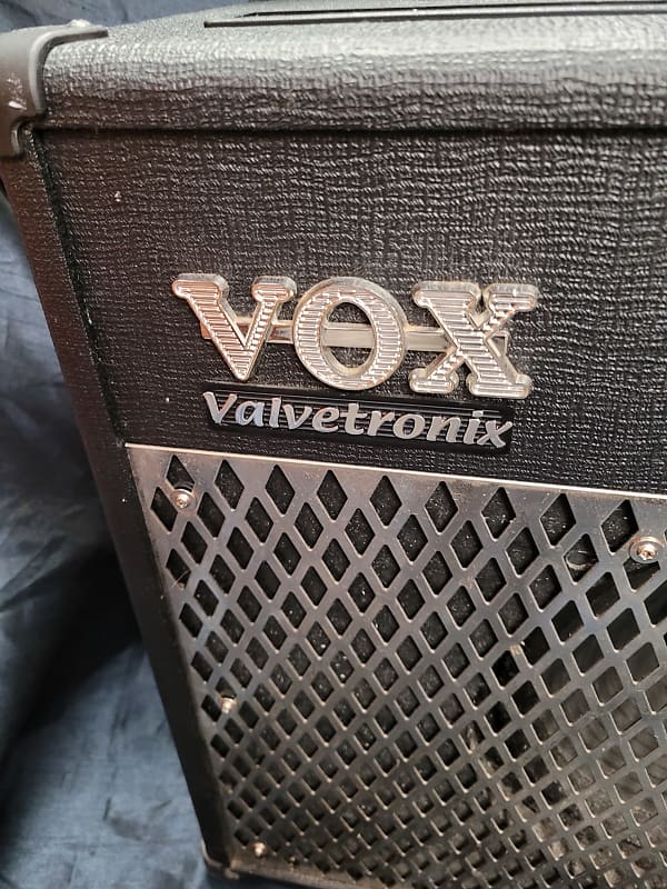 Vox Valvetronix AD50VT 50-Watt 1x12 Hybrid Guitar Combo Amp
