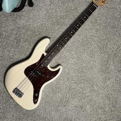 Fender Mark Hoppus Artist Series Signature Jazz Bass 2011 - 2014 - White Blonde Transparent for sale