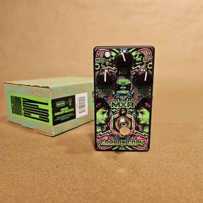 MXR ILD169 I Love Dust Limited Edition Carbon Copy 2018 - Green/Pink Graphic image 1
