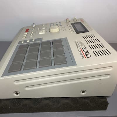 Akai MPC2000 - New LCD - Maxed RAM - All New Tact switches & Button LEDs & more image 13