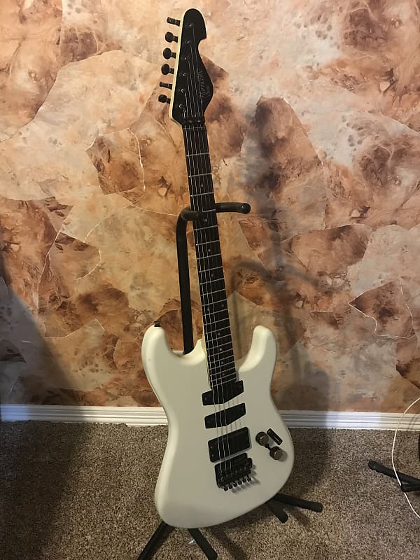 Morris Hurricane Susie 80s White Vintage Japan Rare