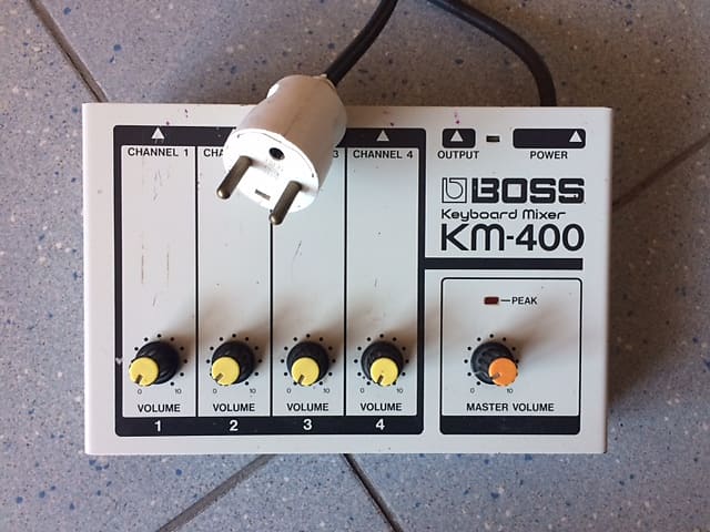 Boss KM-400 Keyboard Mixer