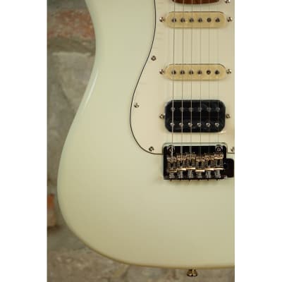 JET GUITARS JS400 OW - Stratocaster HSS Roasted Maple Neck - Olympic White image 4