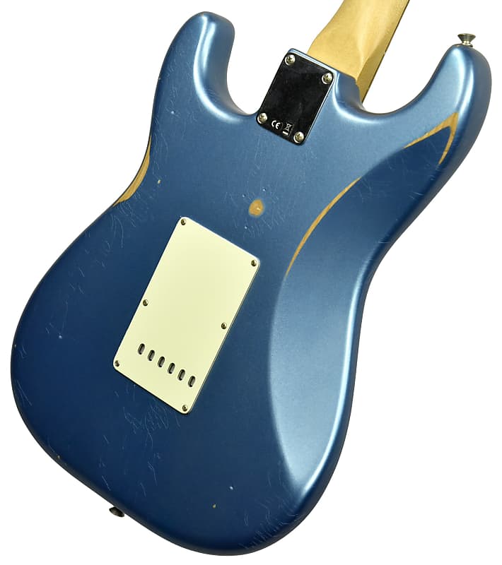 Fender Vintera Road Worn 60s Stratocaster in Lake Placid Blue 
