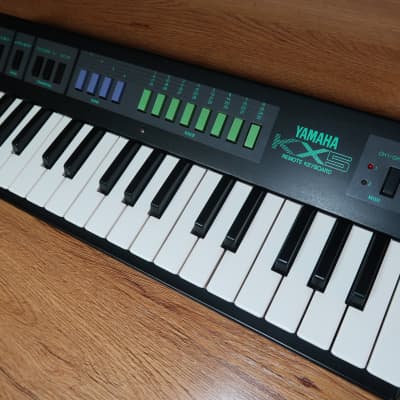 Yamaha KX5 Keytar Midi Controller image 6