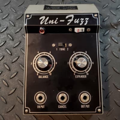 UniCord (Uni-Vox) Uni-Fuzz Model 250 1960's w/Footswitch UniCord (Uni-Vox) Uni-Fuzz Model 250 1960's w/Footswitch