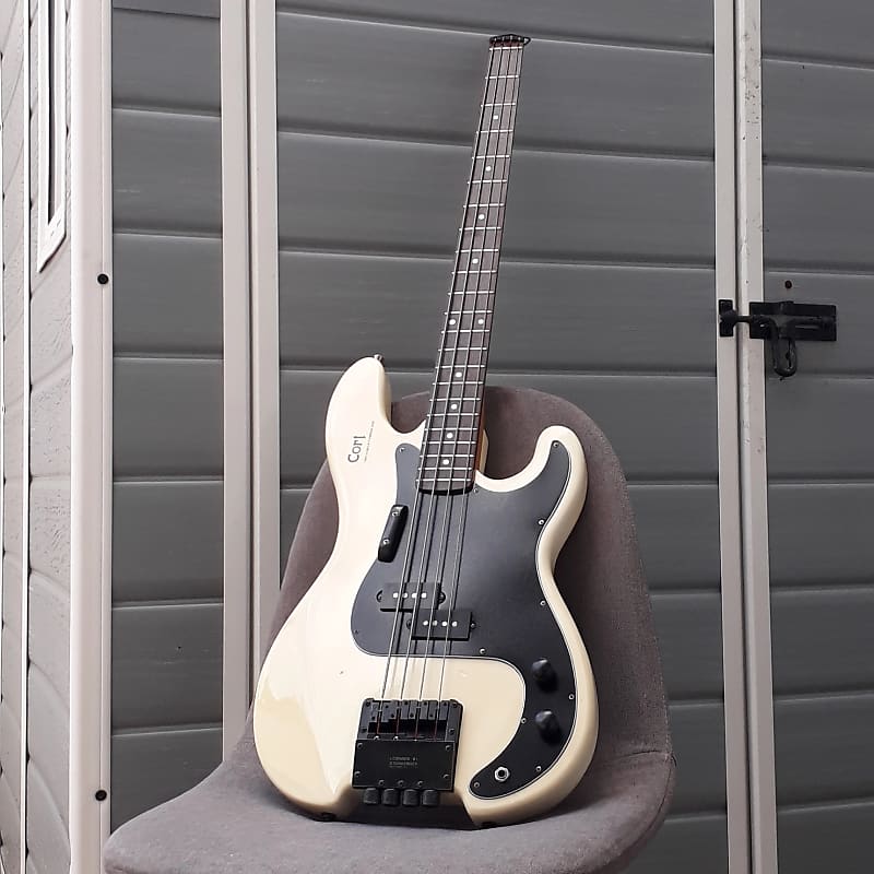 Cort deals p bass