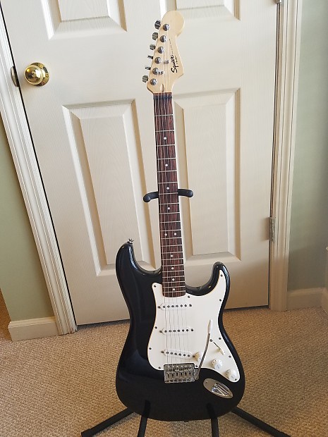 Squier Stratocaster Sunburst 2010 – Chicago Music Exchange