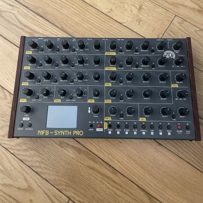 MFB Synth Pro | Reverb