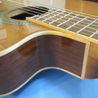 Antonio Hermosa AHT-10CE Thinline classical acoustic/electric Natural image 4