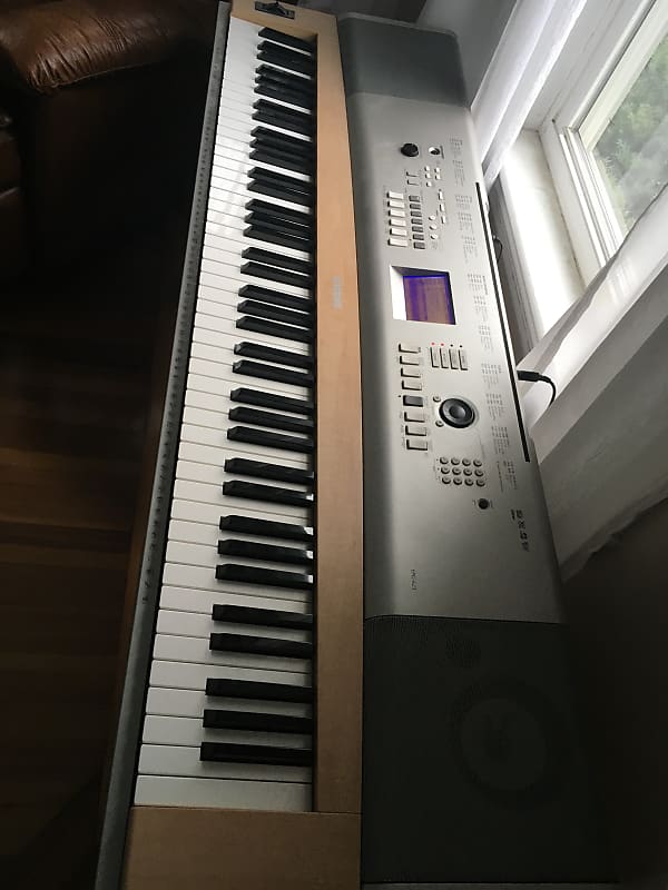 Yamaha YPG625 Portable Grand Digital Piano Reverb