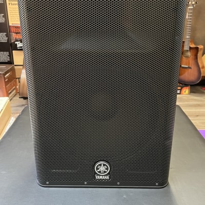 YAMAHA DXR15mkII 1100W 15″ Parlante Activo - Ultramar Audio