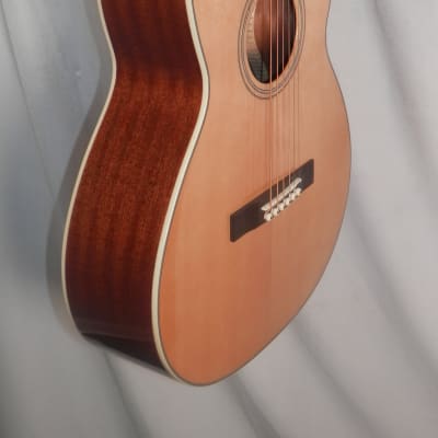 Guild P-240 Memoir 12 Fret Parlor acoustic guitar image 2