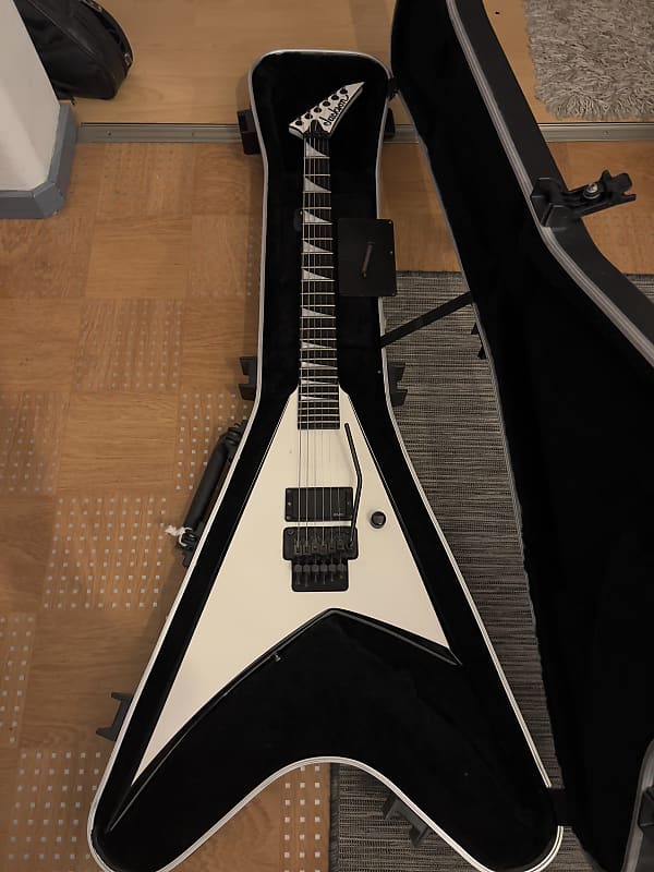 ギター Jackson RR24 Snow white Jackson RR24 Randy Rhoads Snow White Electric Guitar with
