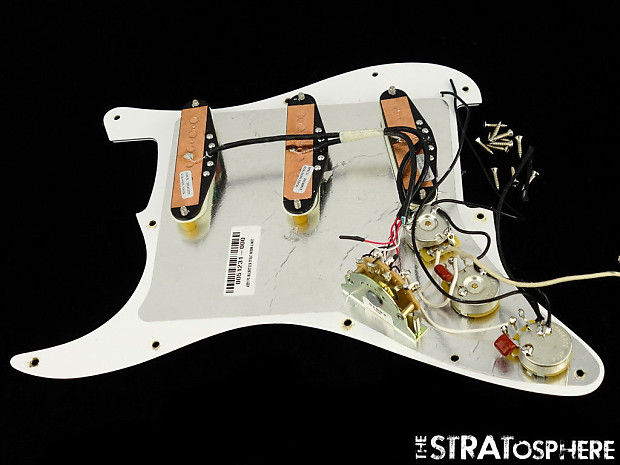 人気のファッションブランド！ Fury YJM MALMSTEEN Fender USA Strat Seymour PICKGUARD LOADED ギター