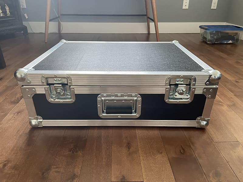 Creation Music Co. Flat Series Pedalboard + Flight Case Reverb