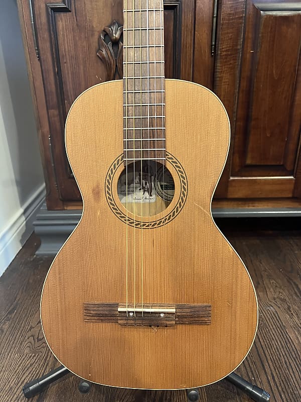 Art & Luthier AMI Cedar Nylon String Parlor Guitar 2003 Satin Reverb