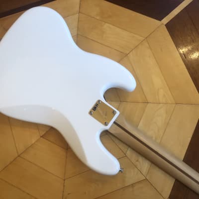 UNPLAYED- 2020/21 Fender Player Fretless Jazz Bass Guitar- Polar White with Pau Ferro Fingerboard image 14