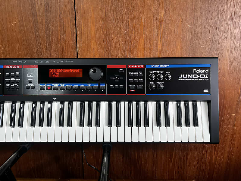 Roland Juno-Di Portable 61-key Mobile Synthesizer w/ bag power supply