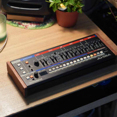 Roland Boutique JU-06A ＋専用ドック付 美品 Roland JU-06A Boutique Sound Module, based on JUNO-60 and