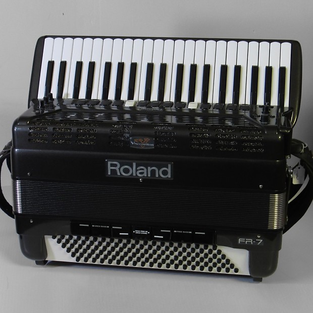 Used Roland FR 7 Accordion in Good Condition