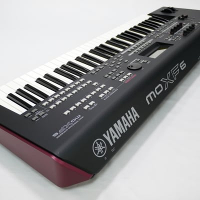 YAMAHA MOXF6 + Softcase