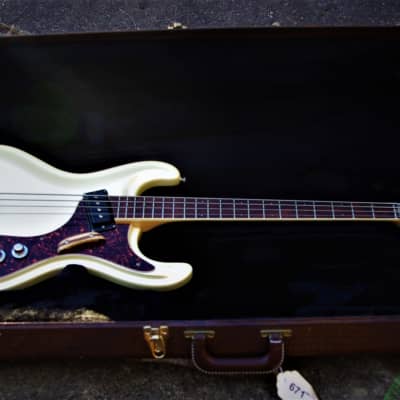 Mosrite   VENTURES  Bass 1991 White Pearl.  The last guitar built by Semie Moseley. RAREST. Only one image 24