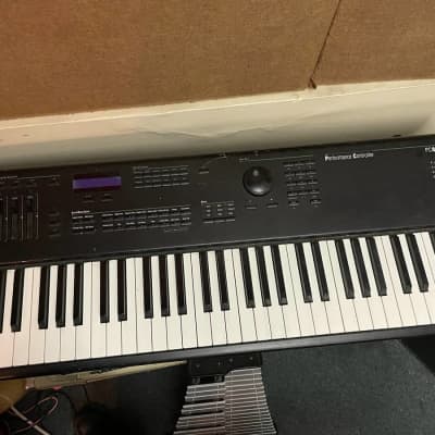 Kurzweil PC88mx 88-Key 64-Voice Performance Controller and Synthesizer