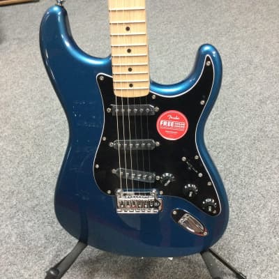 Squier Affinity Stratocaster with Maple Fretboard 2021 Lake Placid Blue image 1