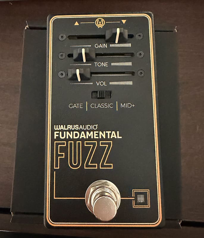 Walrus Audio Fundamental Fuzz