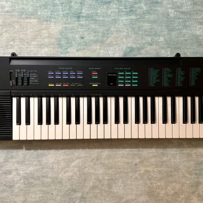 Yamaha PSR-6 Piano Synthesizer | 49 Key Keyboard 100 Voices 1980s