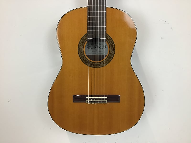 Aria ak deals 200 classical guitar