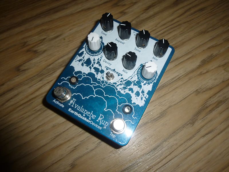 EarthQuaker Devices Avalanche Run Stereo Reverb & Delay with Tap Tempo