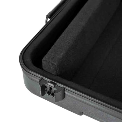 Gator Cases GTSA-KEY61 Keyboard Case for 61-note Keyboards with Wheels image 6