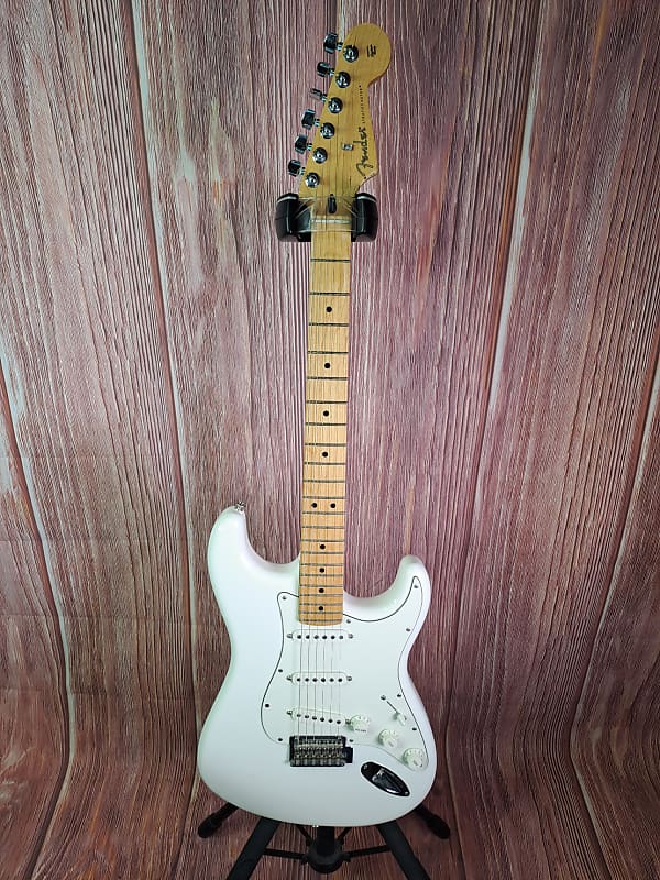 Fender Stratocaster White Reverb