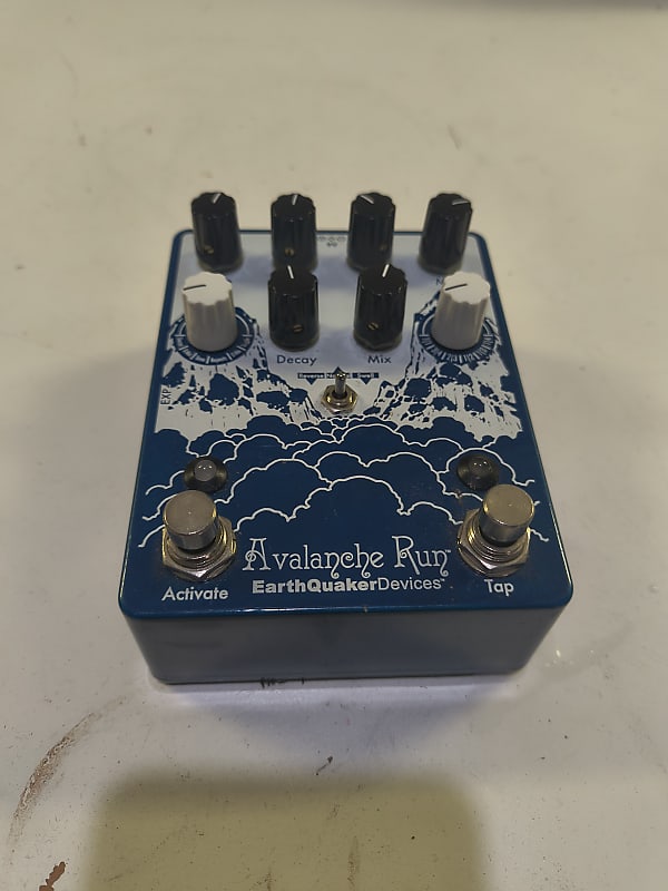 EarthQuaker Devices Avalanche Run Stereo Reverb & Delay with Tap Tempo