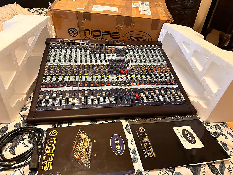 その他 Midas Venice 240 Midas Venice 240 24-Channel Console D173042 B&H Photo Video