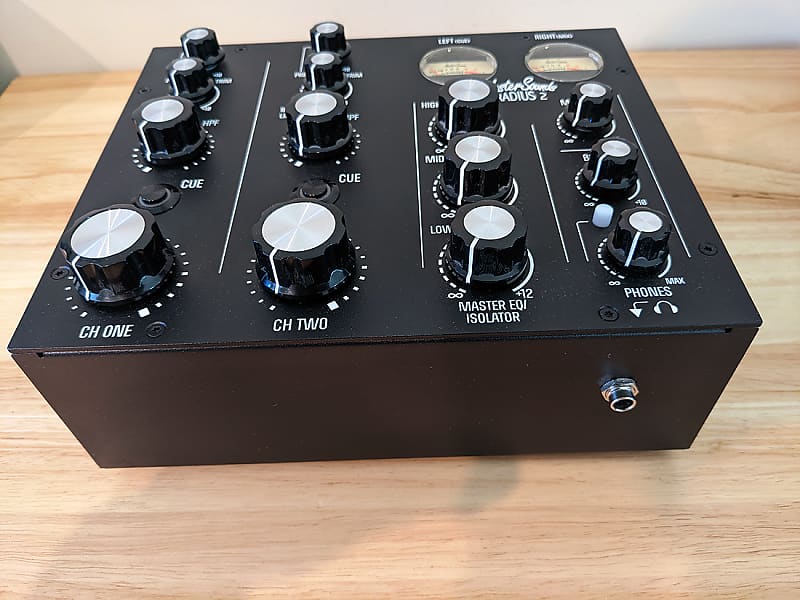 MasterSounds Radius 2 Analogue Rotary 2 Channel DJ Mixer MasterSounds Radius 2 Analogue Rotary 2 Channel DJ Mixer