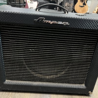 Ampeg Reverberocket R-212 R Reissue