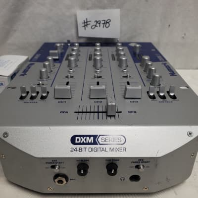 Numark DXM09 DJミキサー 24ビットデジタル 3チャンネル Numark DXM09 DJミキサー 24ビットデジタル 3チャンネル