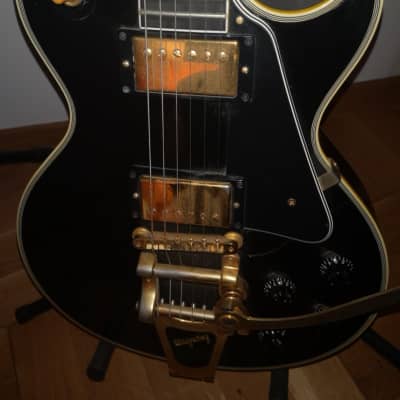 Gibson Black Beauty 1957  2 pick ups with Bigsby image 3