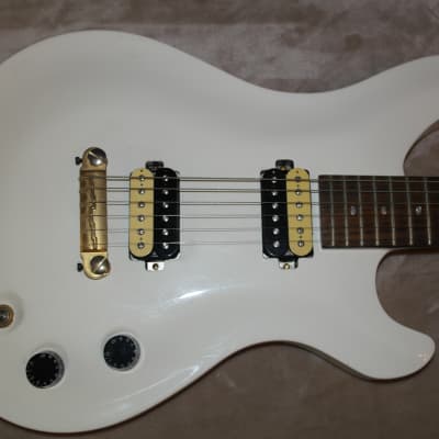 2007 Michael Kelly Valor Special  Double Cut White Riboloff Rockfield Humbucking Pickups Gigbag! image 2