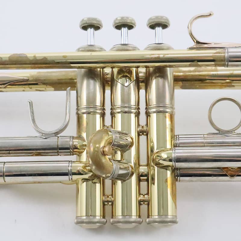 Bach Model 19043 Stradivarius Professional Bb Trumpet SN Bach Model 19043 Stradivarius Professional Bb Trumpet SN