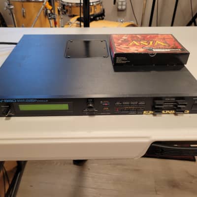 Roland JV-880 Multi Timbral Synthesizer Module w/"Asia" World Expansion Board