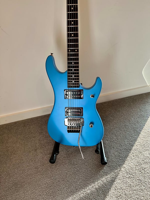 Washburn Washburn N2 Cobalt Blue Reverb