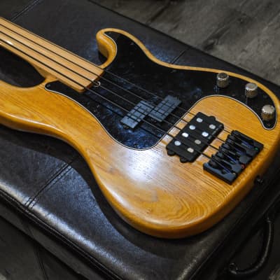 Fender Precision Bass Fretless with Maple Fingerboard 1978 Modded - Natural image 9