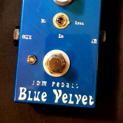 JDM Pedals "Blue Velvet" | Fuzzface & Tonebender MK1.5 | Unique control puts both fuzzes in one image 1
