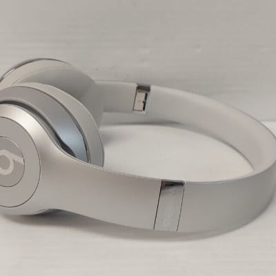 Beats by Dre A1796 image 5